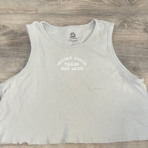 PacSun Light Gray Ribbed Cropped Tank with White Earth Graphic